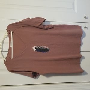 Feather tee